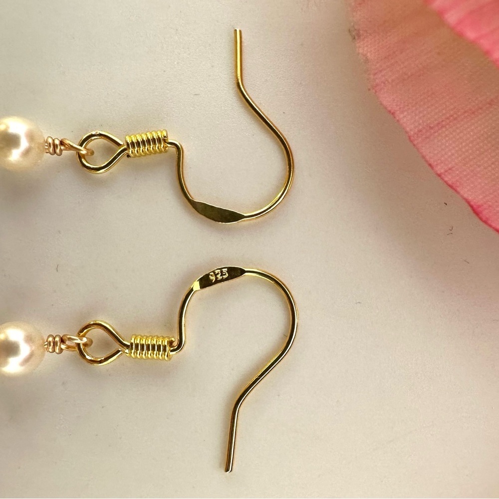 NEW⚜️925 Mother Of Pearl & Freshwater Pearl Carved Earrings - Picture 3 of 5